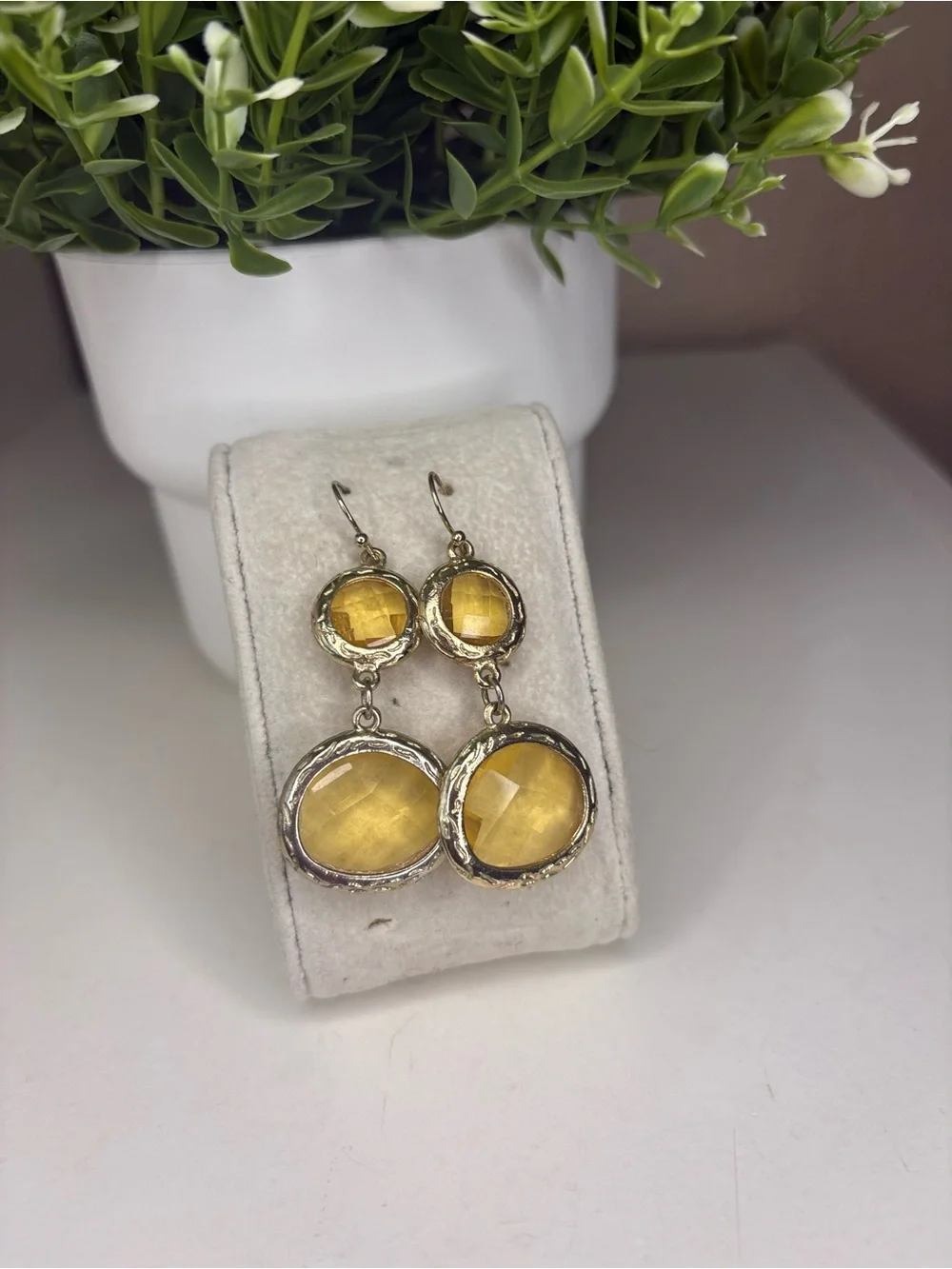 Vintage Gold Tone Citrine Yellow Faceted Glass Drop Dangle Statement Earrings